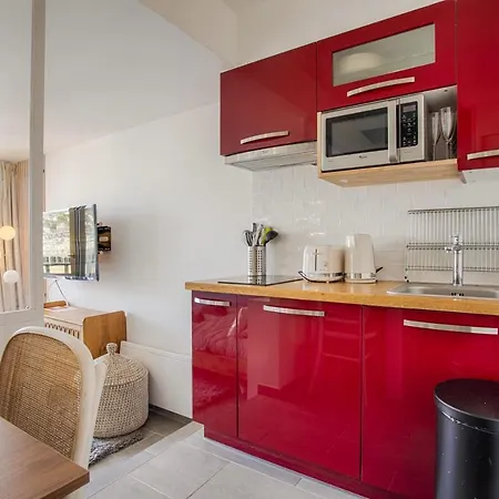 La Rev'rie - Vue Sur Avec Balcon Apartamento *